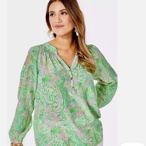 Lilly Pulitzer Elsa 100% Silk Top in Fins and Flippers print size XS